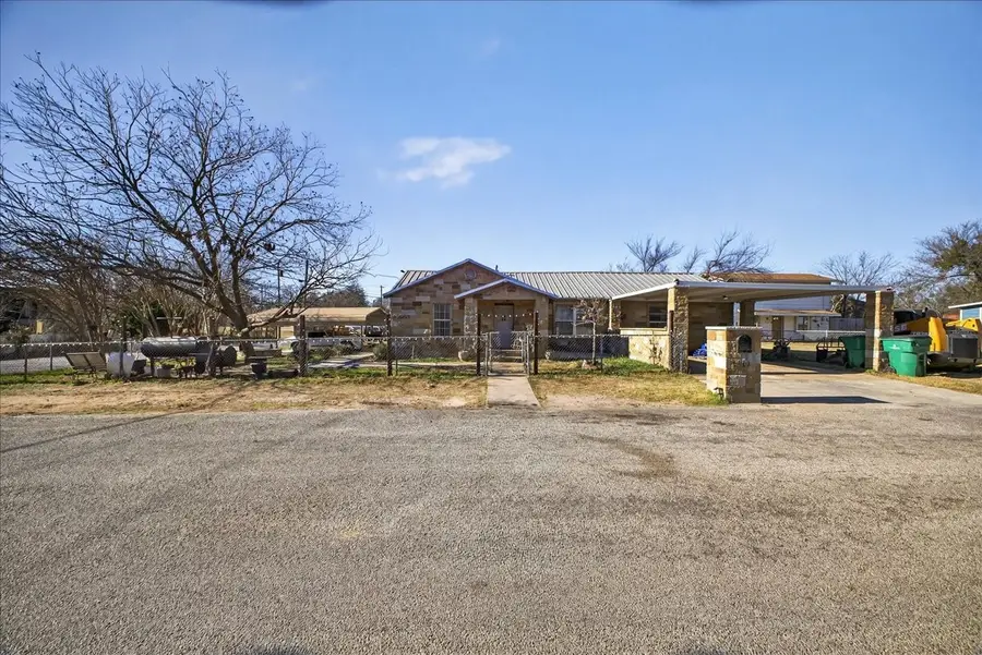 1310 N Estes Street, Stephenville, TX 76401 - #3