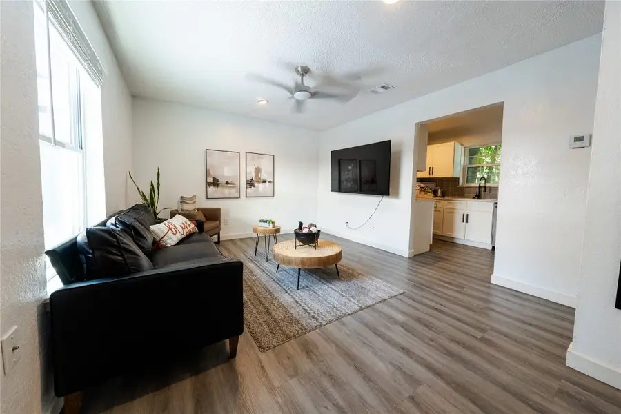 809 Broadus Avenue, Fort Worth, TX 76115 - #2