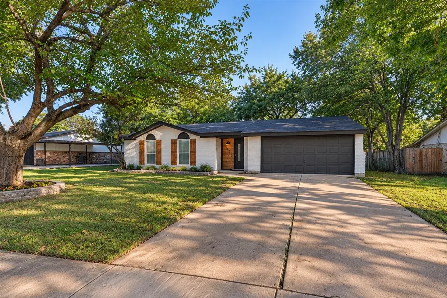 1003 E Dallas Street, Mansfield, TX 76063 - #2