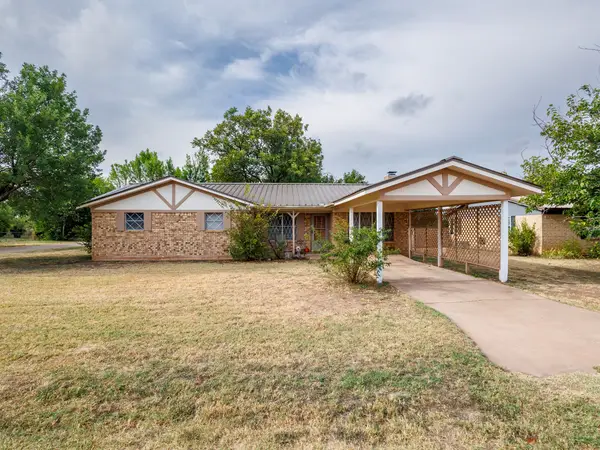 1201 N 10th Street, Ballinger, TX 76821