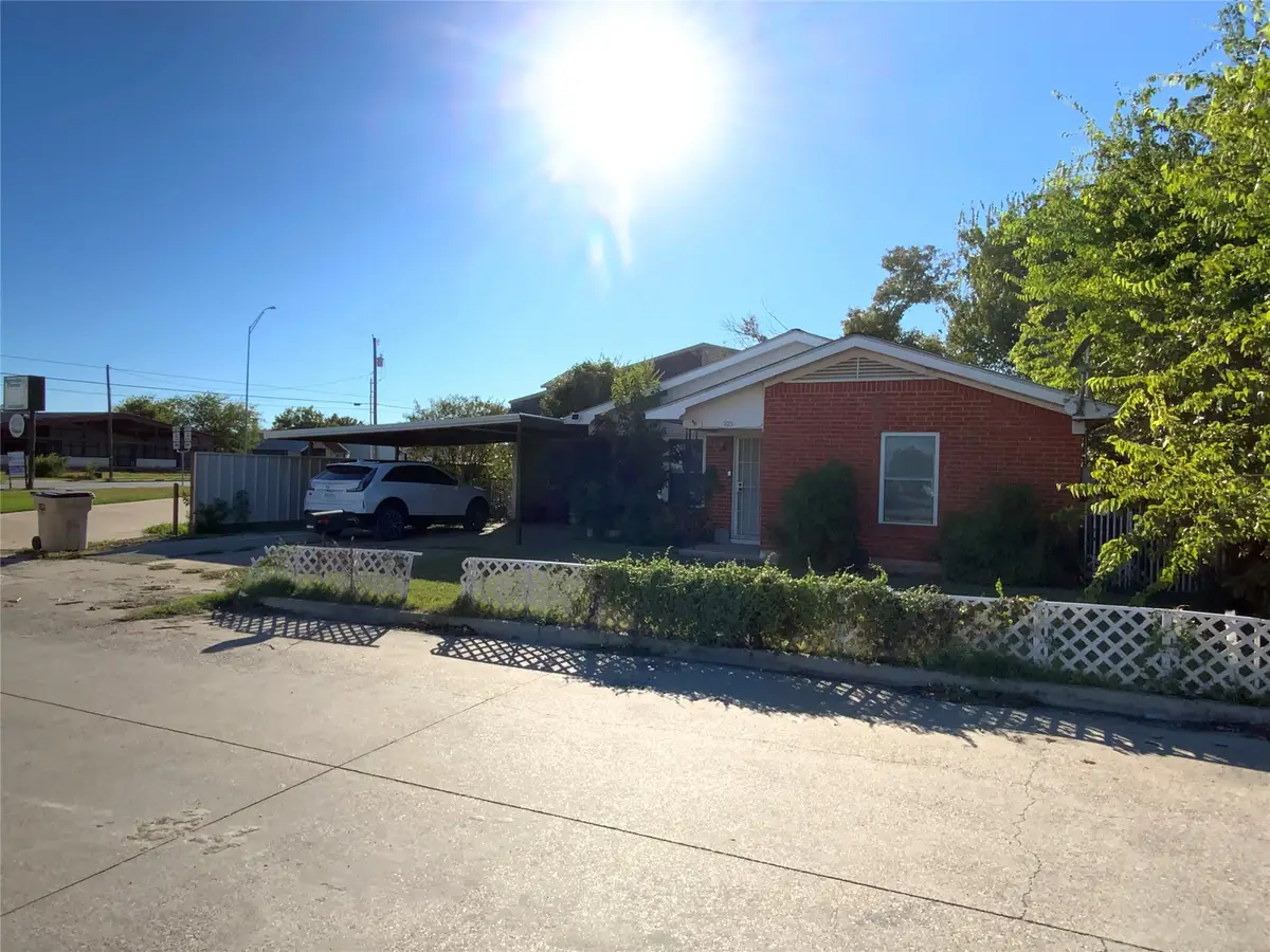 105 N Cole Street, Comanche, TX 76442 - #1