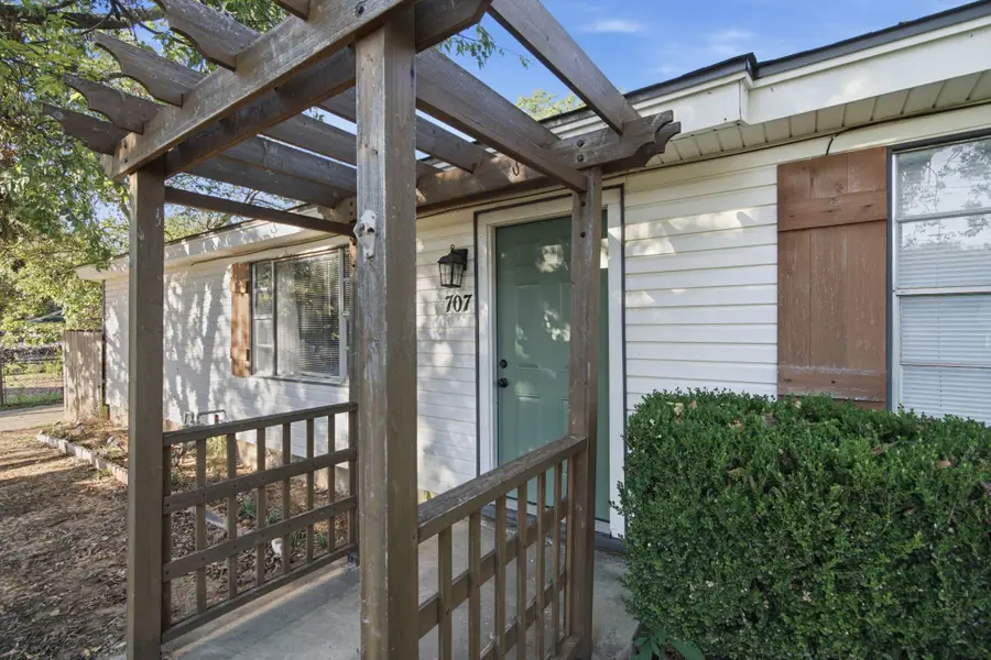 707 N Walnut Street, Weatherford, TX 76086 - #2