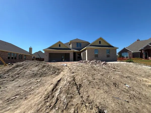 1001 Nogalito Avenue, Crowley, TX 76036