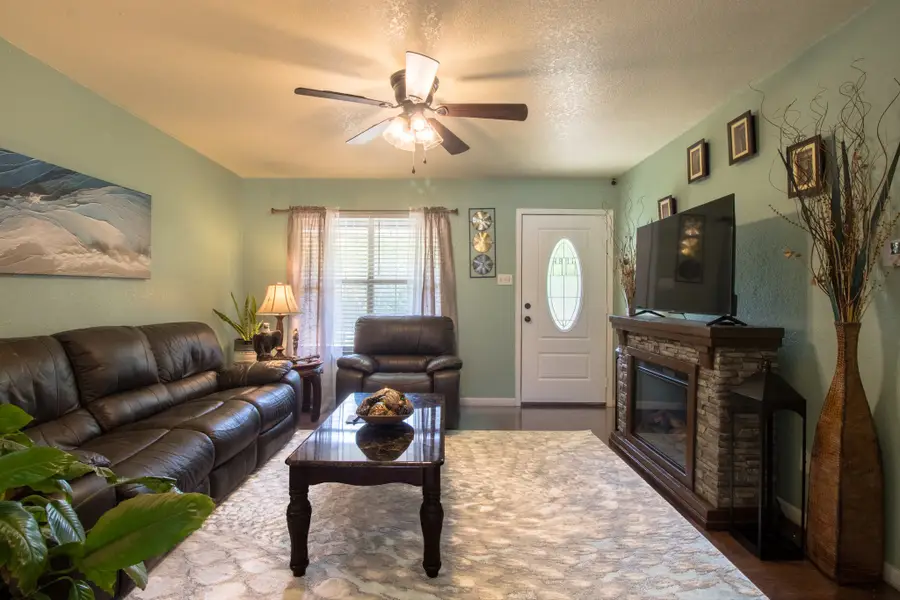 807 E 10th Street, Kemp, TX 75143 - #3