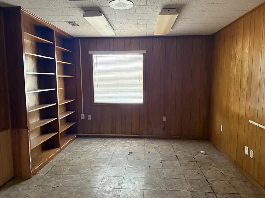 401 5th Street, Valley Mills, TX 76689 - #3