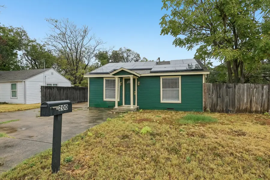 200 N Roe Street, White Settlement, TX 76108 - #2