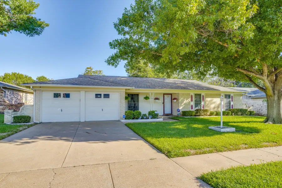 1512 Lamplighter Lane, Edgecliff Village, TX 76134 - #2