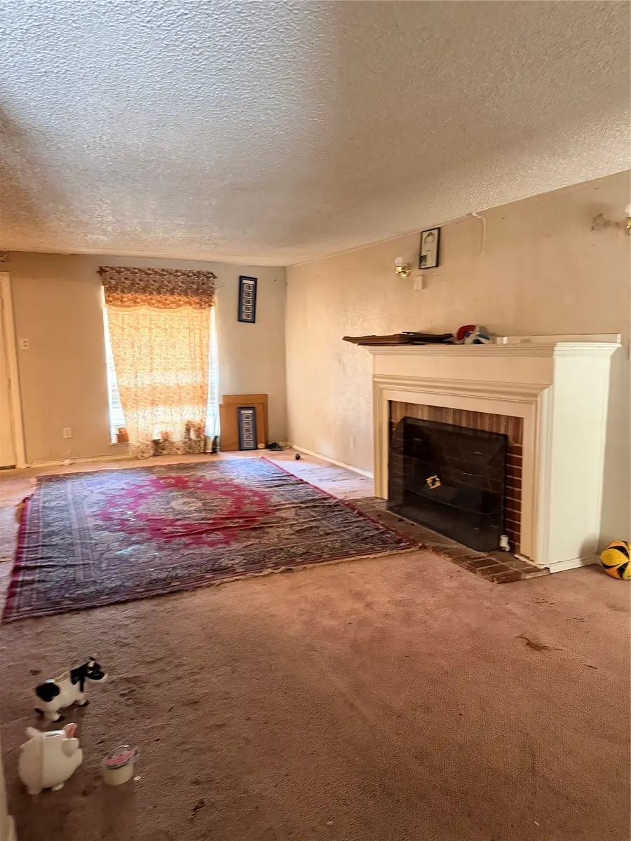 9405 Glengreen Drive, Dallas, TX 75217 - #2