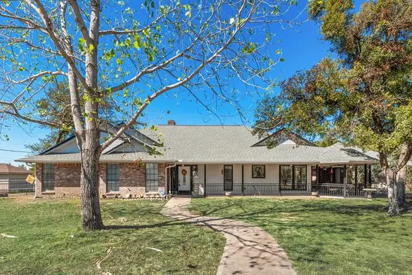 83 Crown Road, Willow Park, TX 76087