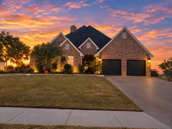 11008 Familia Real Drive, Benbrook, TX 76126