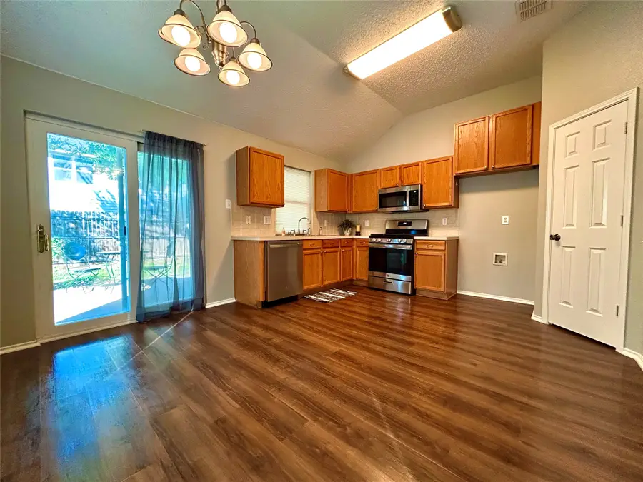133 Lincoln Lane, Crowley, TX 76036 - #2