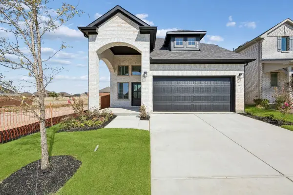 4009 Allred Drive, Heartland, TX 75126