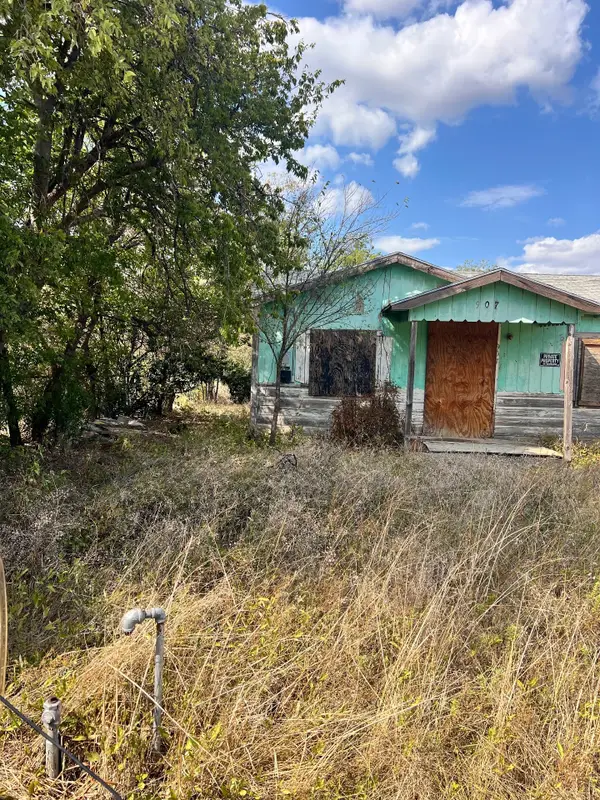 907 Culbertson Street, Coleman, TX 76834