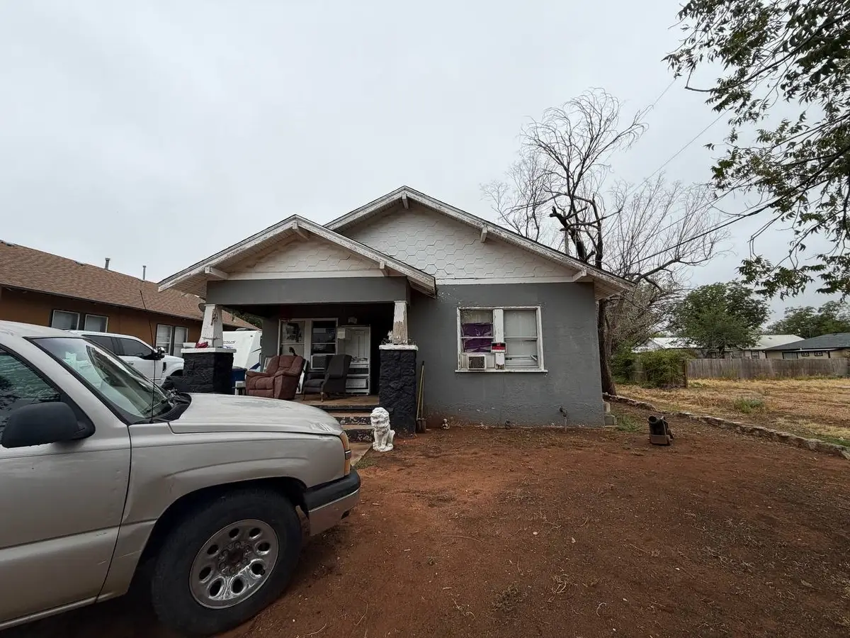 406 E 12th Street, Sweetwater, TX 79556 - #1