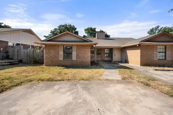 708 Woodland Court, Kennedale, TX 76060