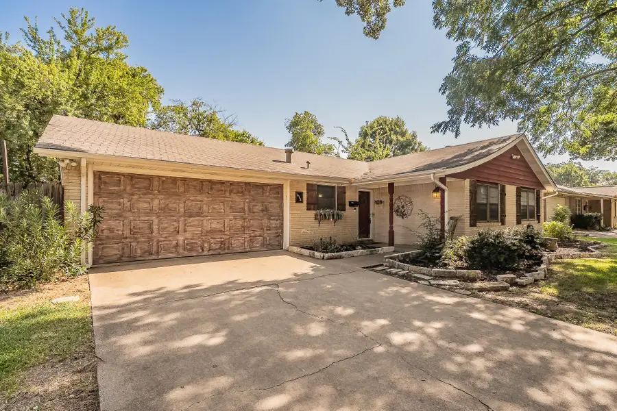 612 Bayless Drive, Euless, TX 76040 - #2