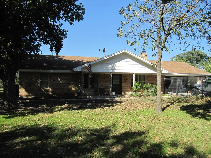 508 S Hovey Street, Chico, TX 76431 - #2