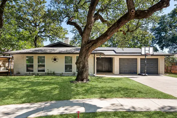 1012 Keith Drive, Hurst, TX 76053