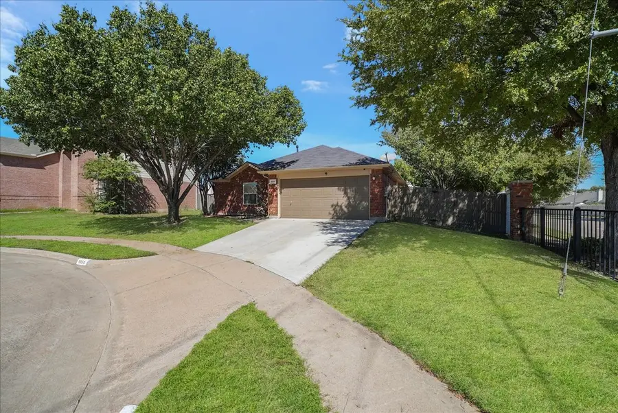 1004 Cedarbrook Circle, Grand Prairie, TX 75052 - #3