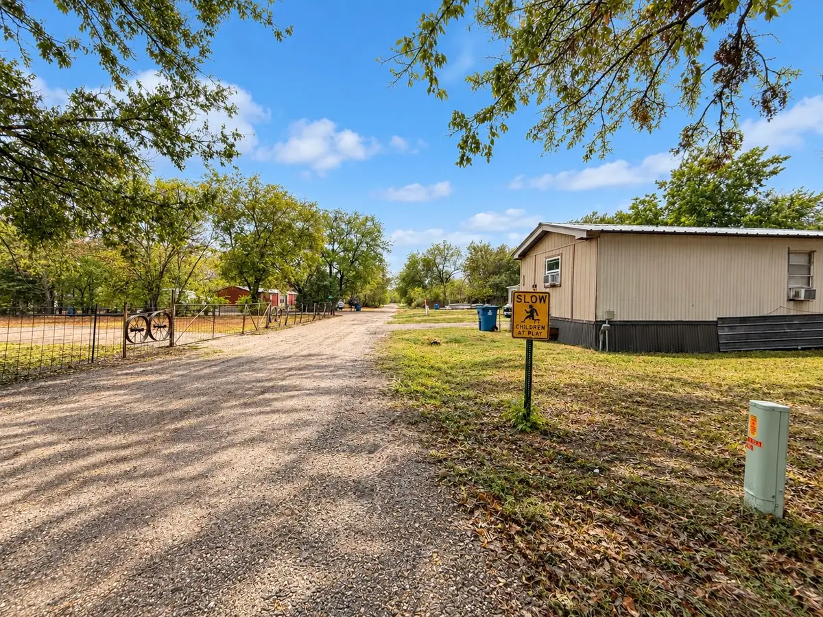 708 Lincoln Street, Campbell, TX 75422 - #1