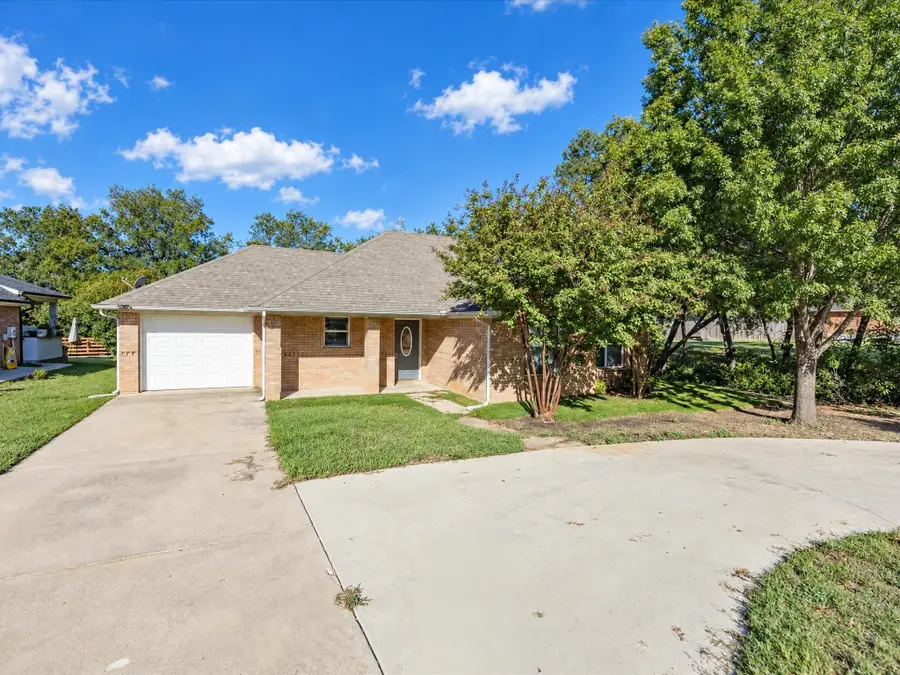 1807 13th Street, Bridgeport, TX 76426 - #2