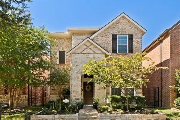 218 Buckingham Avenue, Euless, TX 76040