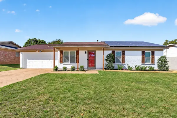 237 E Malone Avenue, Crowley, TX 76036
