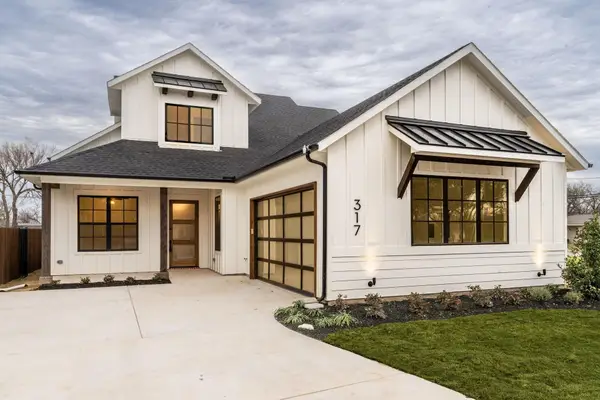 317 Travis Street, Roanoke, TX 76262