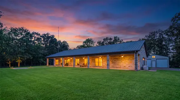 592 Rs County Road 1151, Emory, TX 75440