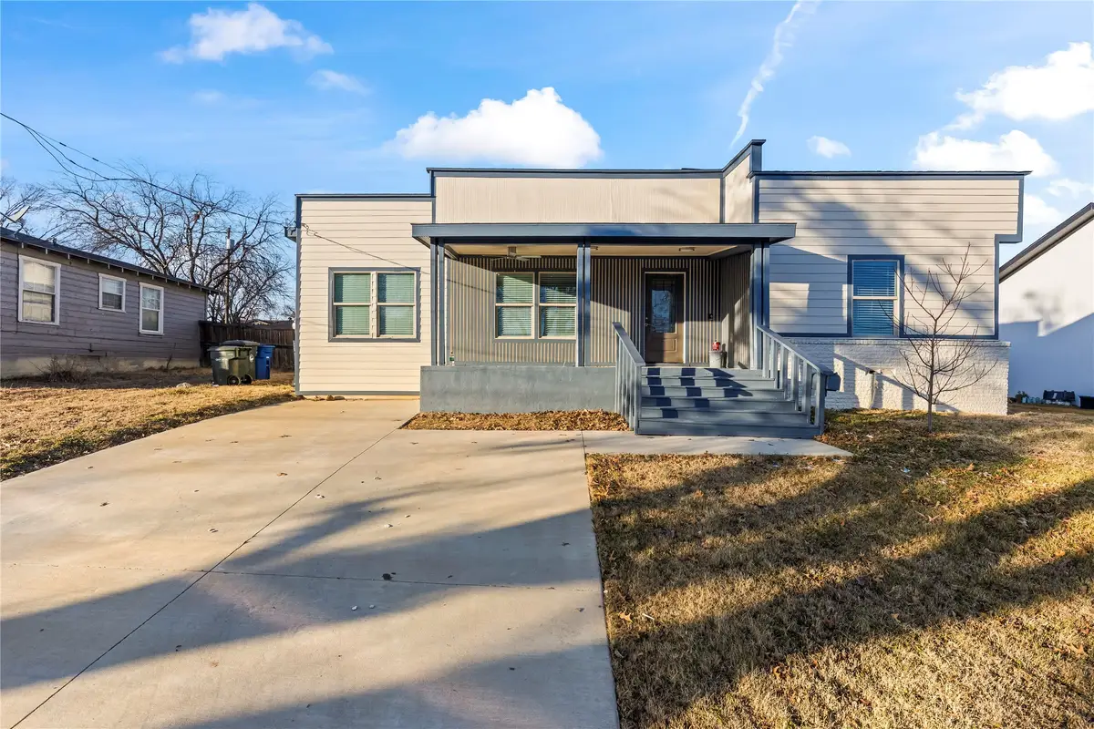 1207 E Russell Avenue, Carrollton, TX 75006 - #1