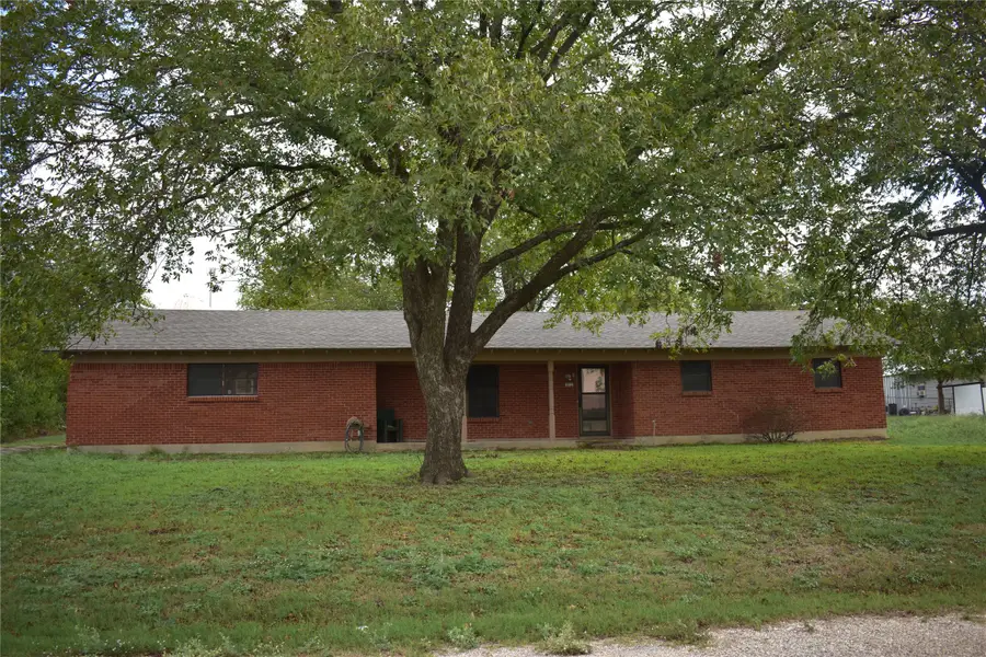 211 S College Street, Itasca, TX 76055 - #2