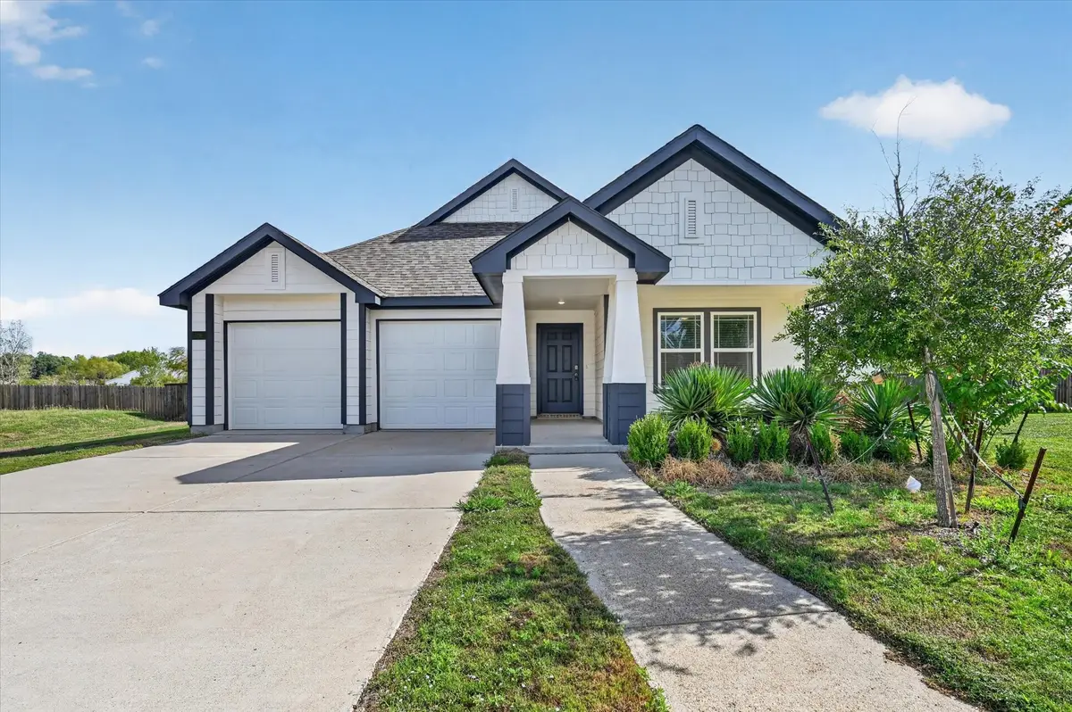 106 N Island Drive, Terrell, TX 75160 - #1