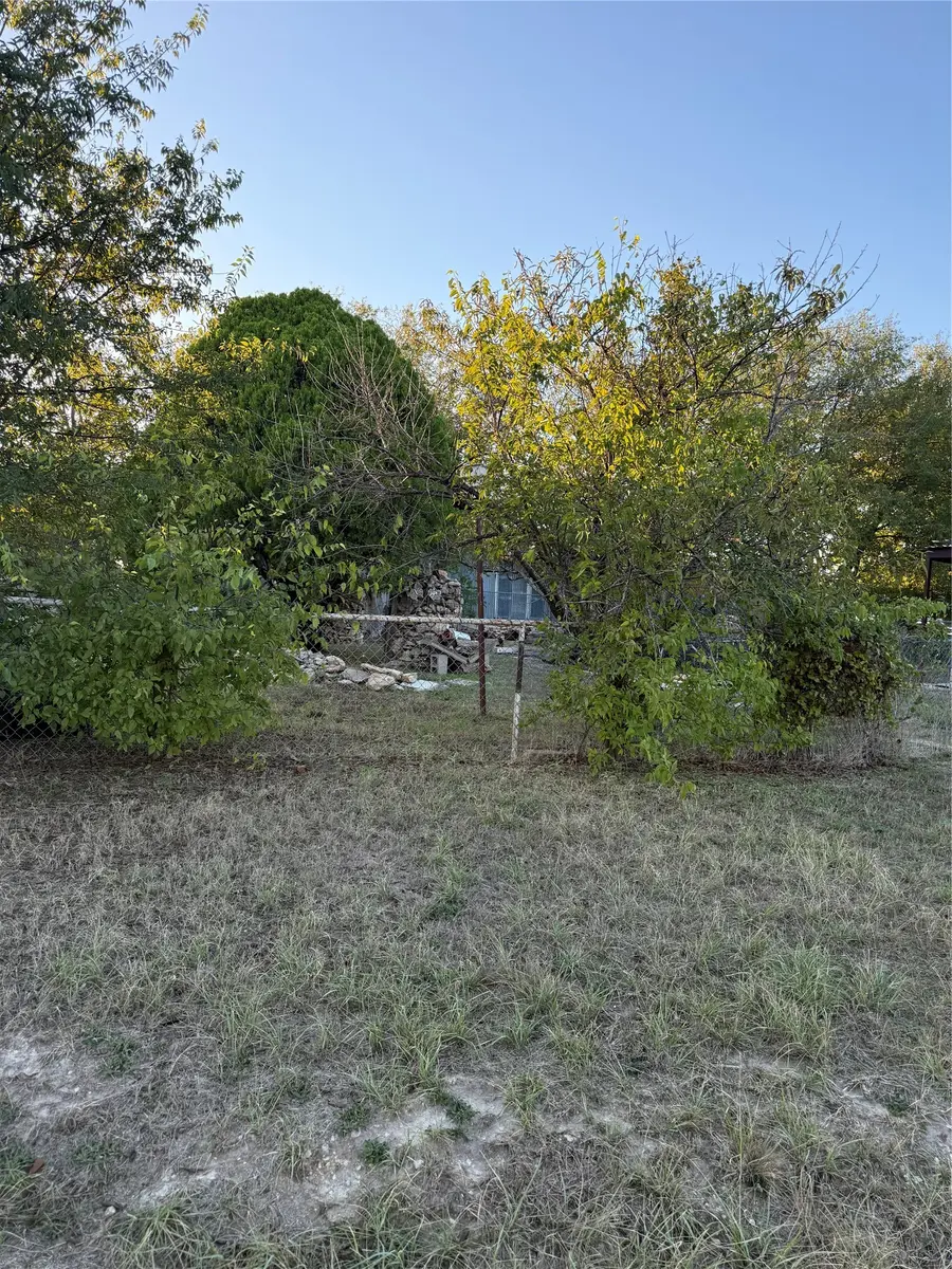802 W Elm Street, Dublin, TX 76446 - #2