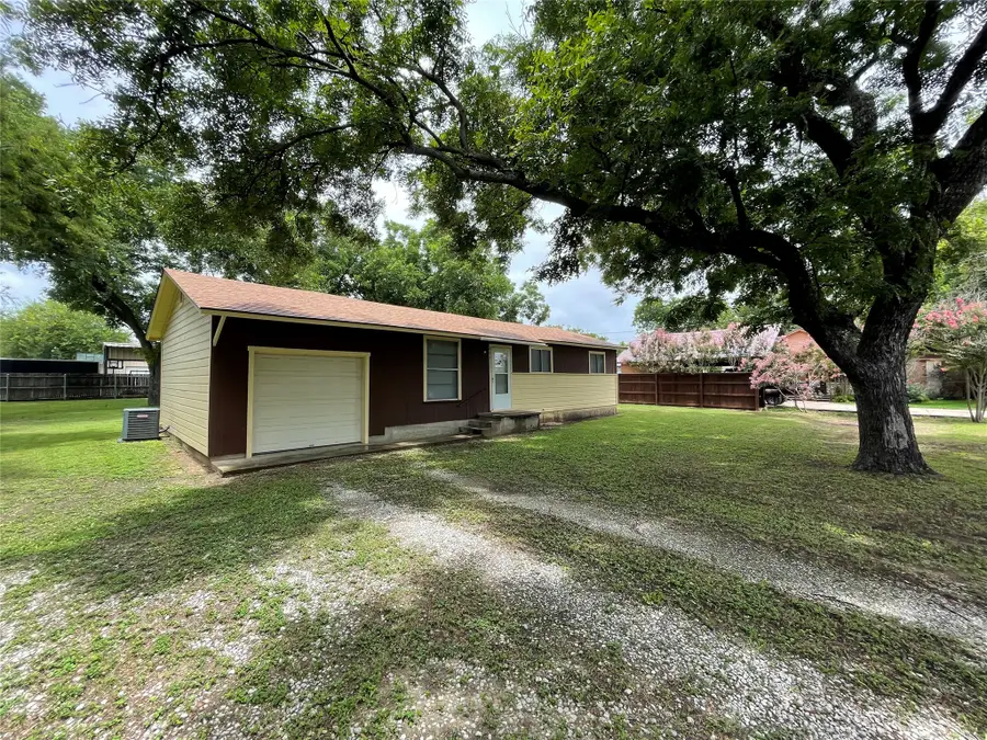 204 E 6th Street, Tolar, TX 76476 - #2