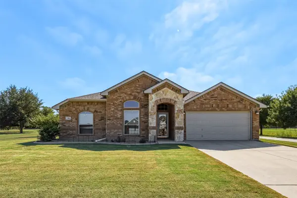 156 Creekwood Ranch Road, Azle, TX 76020
