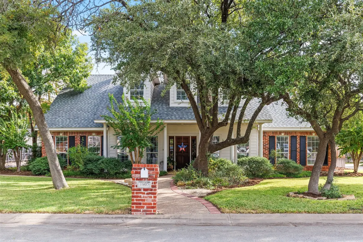 1605 Oak Hollow Drive, Woodway, TX 76712 - #1