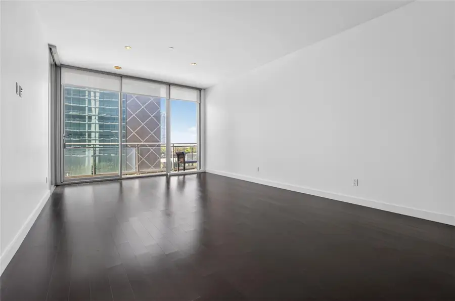 2900 Mckinnon Street #403, Dallas, TX 75201 - #3