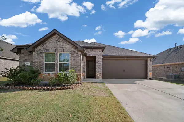 216 Churchill Court, Waxahachie, TX 75165