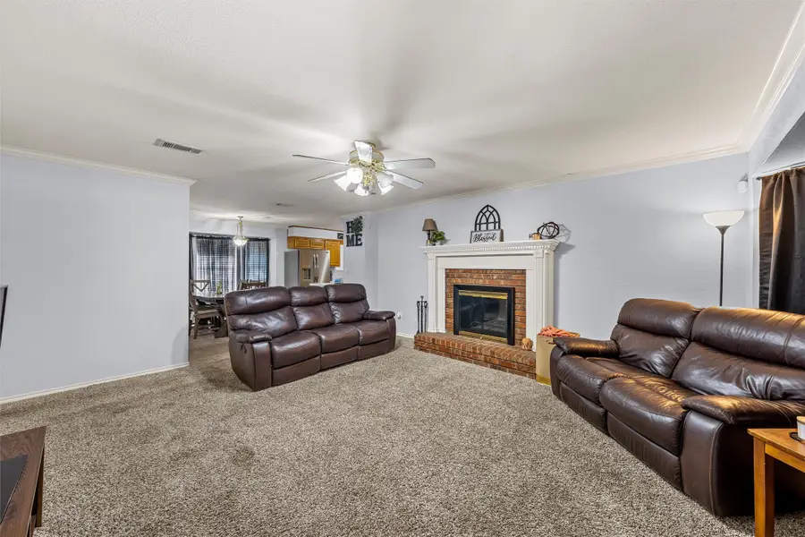 926 Rolling Hills Drive, Hewitt, TX 76643 - #2