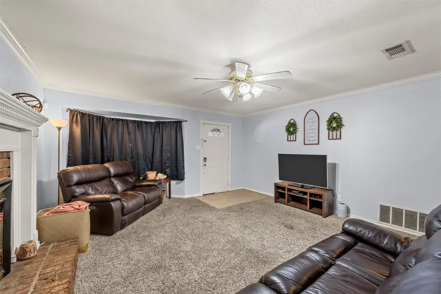 926 Rolling Hills Drive, Hewitt, TX 76643 - #3