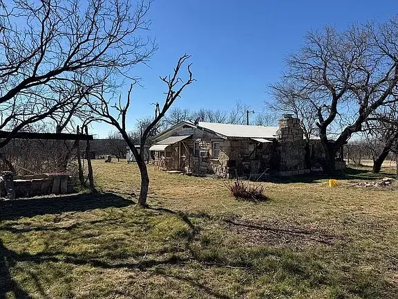 711 S Avenue E Avenue, Lueders, TX 79533