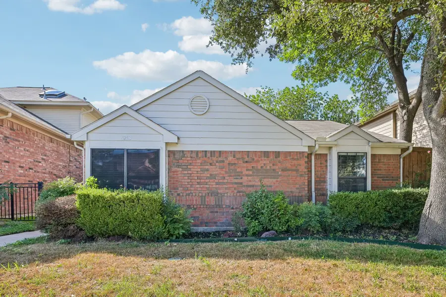 4213 Phoenix Drive, Carrollton, TX 75010 - #2
