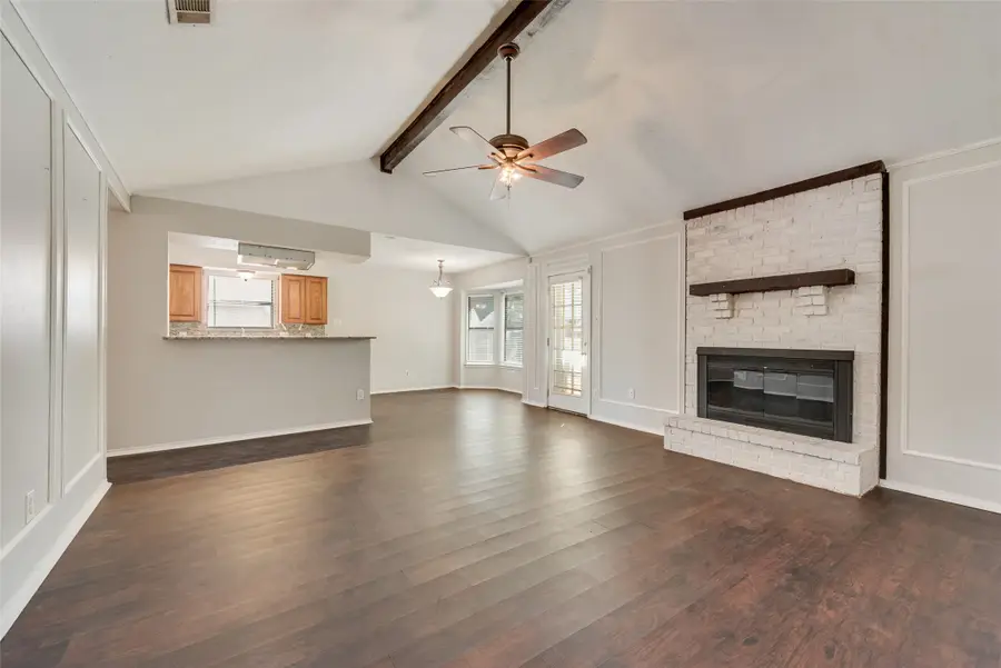 806 Wind Brooke Drive, Arlington, TX 76001 - #2