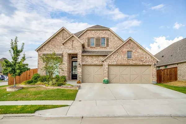 5736 Lake Jackson Drive, Fort Worth, TX 76126