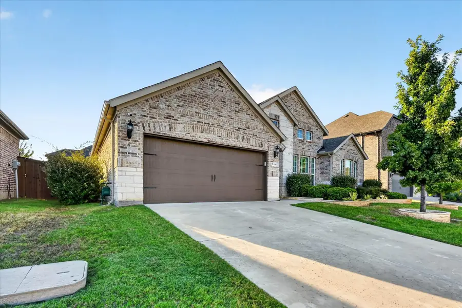 7105 Elk Springs Drive, Argyle, TX 76226 - #2