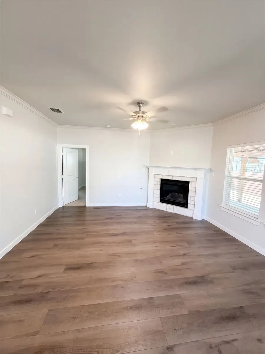 402 N Race Street, Tioga, TX 76271 - #3