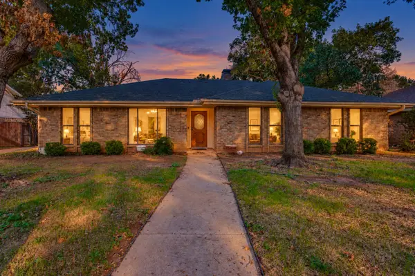 2403 Radcliffe Drive, Arlington, TX 76012