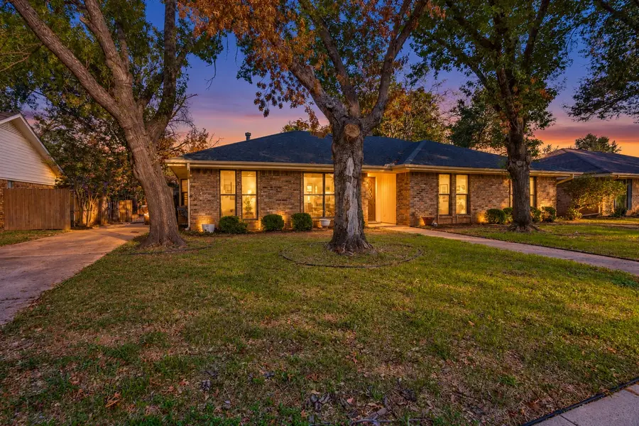 2403 Radcliffe Drive, Arlington, TX 76012 - #2