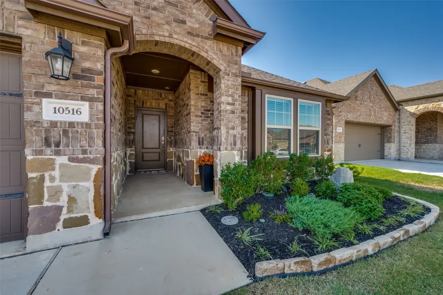 10516 Fountain Gate Street, Aubrey, TX 76227 - #2