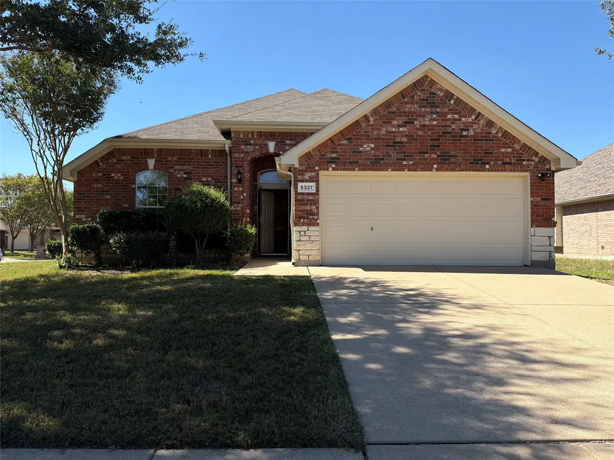 5327 Lake Gardens Drive, Grand Prairie, TX 75052 - #1